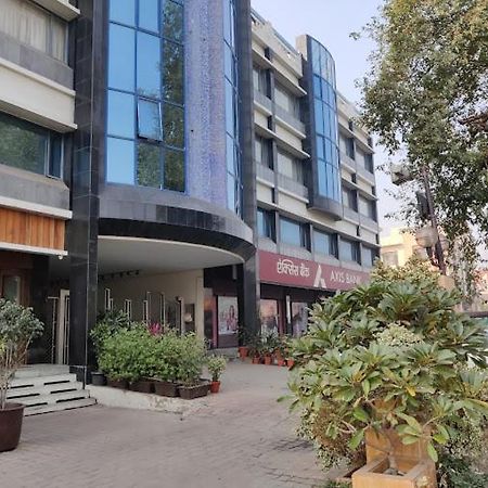 Hotel Crystal Palace Meerut Ngoại thất bức ảnh
