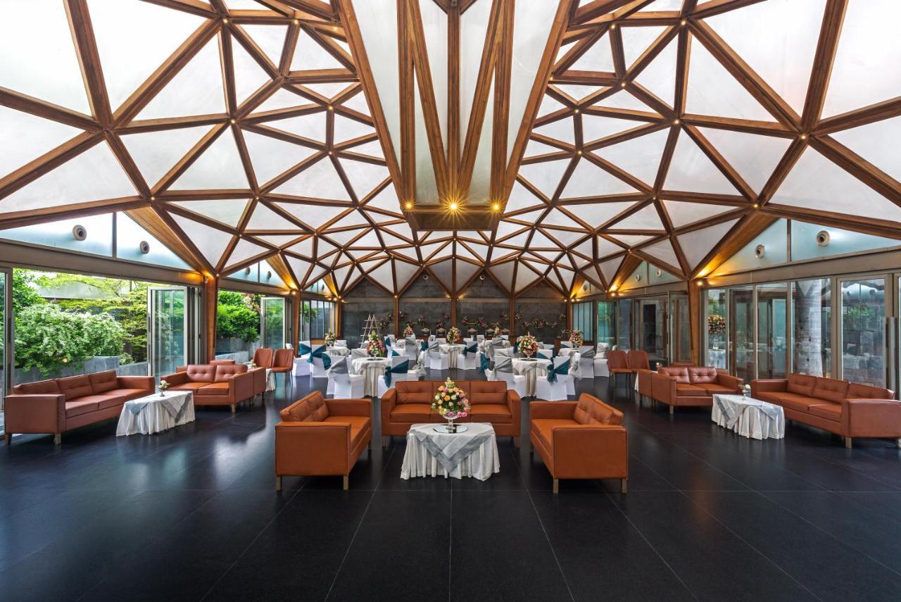 Hotel Crystal Palace Meerut Ngoại thất bức ảnh