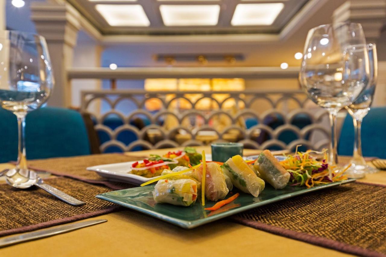 Hotel Crystal Palace Meerut Ngoại thất bức ảnh