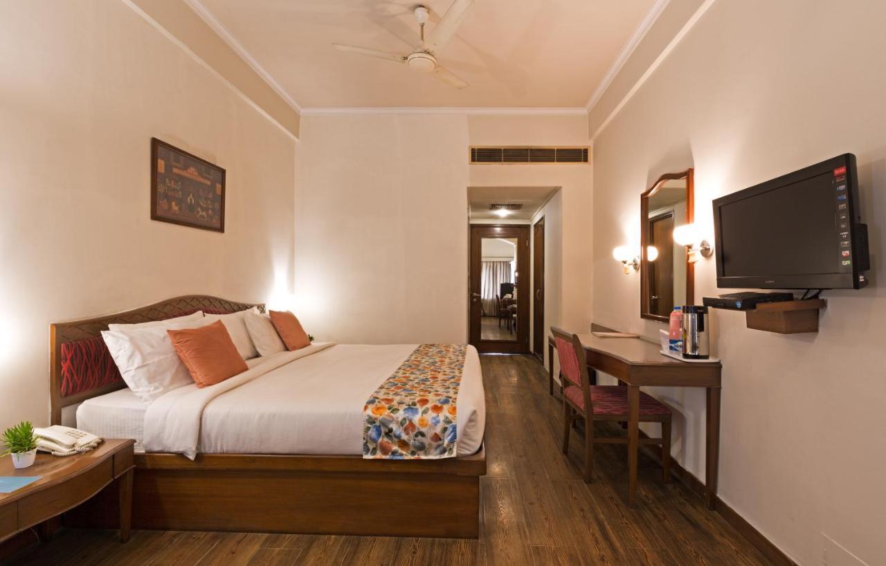 Hotel Crystal Palace Meerut Ngoại thất bức ảnh