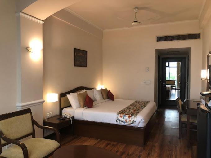 Hotel Crystal Palace Meerut Ngoại thất bức ảnh