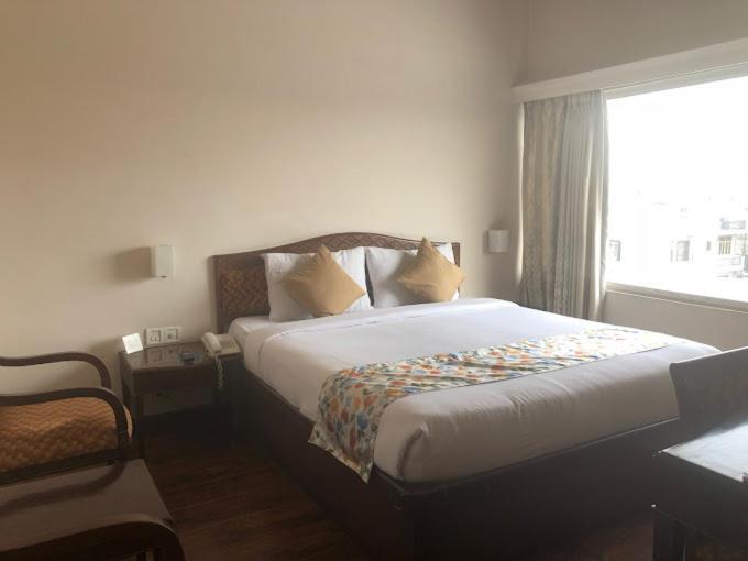 Hotel Crystal Palace Meerut Ngoại thất bức ảnh