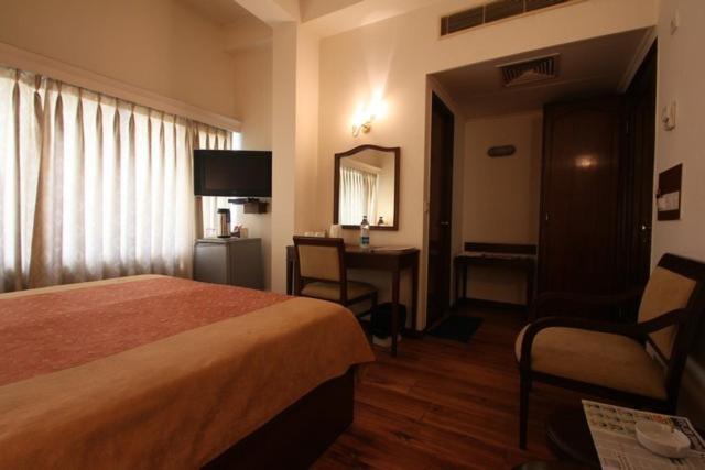 Hotel Crystal Palace Meerut Ngoại thất bức ảnh