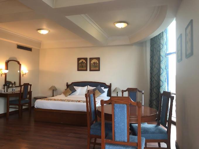 Hotel Crystal Palace Meerut Ngoại thất bức ảnh